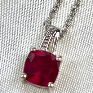 ♥️Genuine Niassa Ruby Pendant♥️